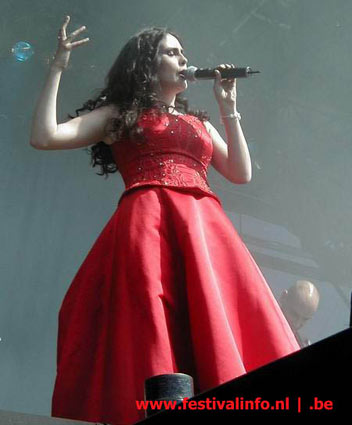 Within Temptation op Ozzfest 2002 foto