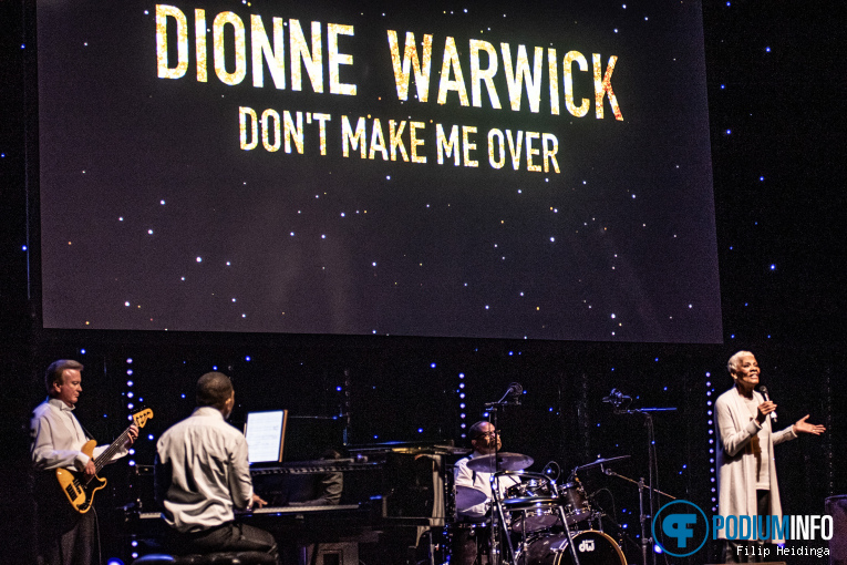 Dionne Warwick op Dionne Warwick - 13/04 - Muziekgebouw Eindhoven foto