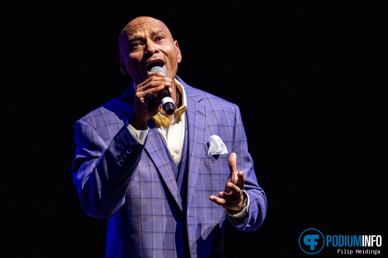 Dionne Warwick op Dionne Warwick - 13/04 - Muziekgebouw Eindhoven foto