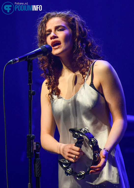 Talia Rae op David Gray - 09/04 - Koninklijk Theater Carré foto