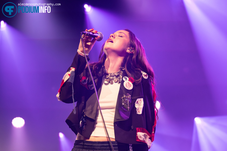 Bea and her Business op mxmtoon - 16/04 - Melkweg foto