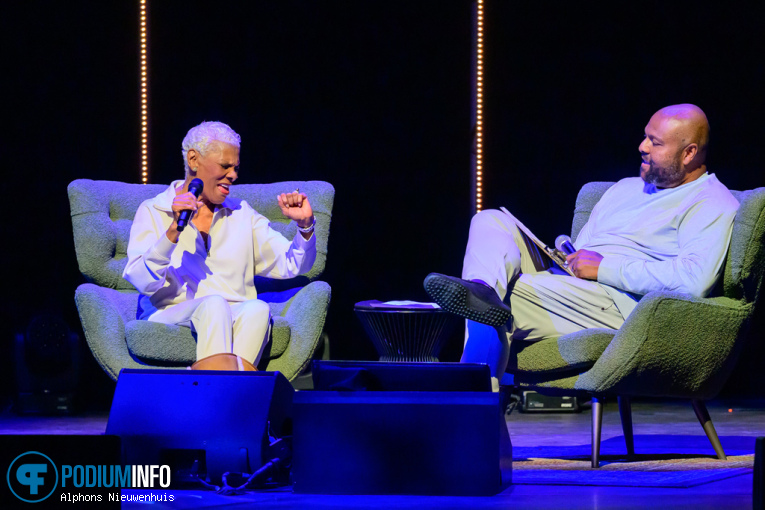 Dionne Warwick op Dionne Warwick - 11/04 - Koninklijk Theater Carré foto
