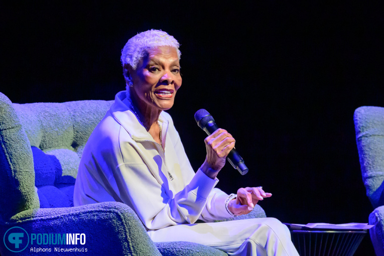 Dionne Warwick op Dionne Warwick - 11/04 - Koninklijk Theater Carré foto