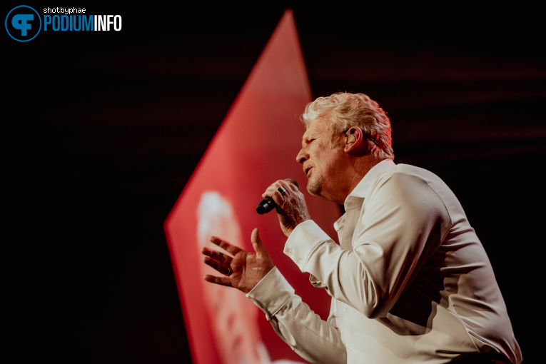 Mr. Jones & Just in Case op The Tribute - Live in Concert - 17/04 - Ziggo Dome foto
