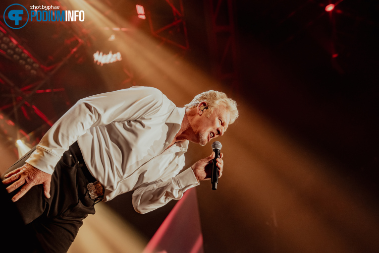 Mr. Jones & Just in Case op The Tribute - Live in Concert - 17/04 - Ziggo Dome foto