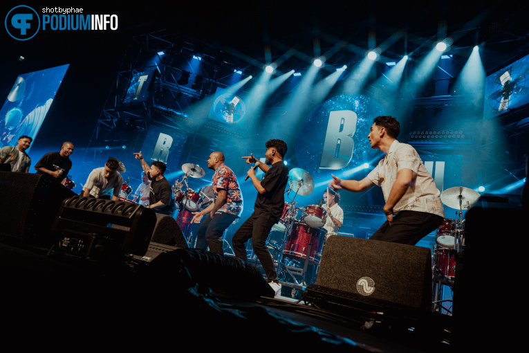 Treasure op The Tribute - Live in Concert - 17/04 - Ziggo Dome foto