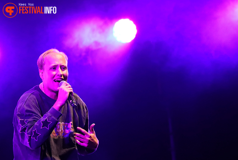 Bankzitters op Paaspop Schijndel 2025 - Vrijdag foto