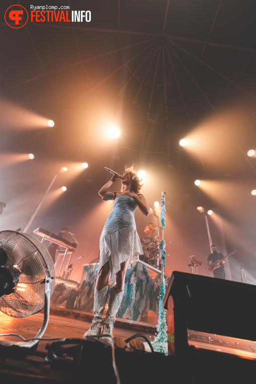 Pommelien Thijs op Paaspop Schijndel 2025 - Zondag foto