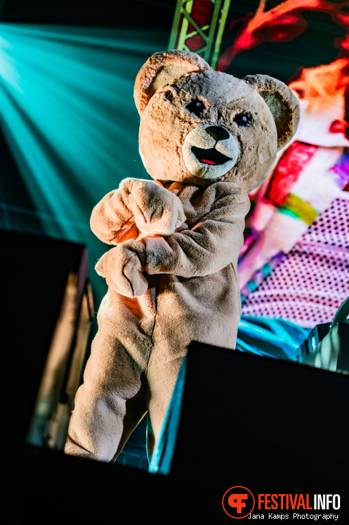 Bizzey op Paaspop Schijndel 2025 - Zondag foto
