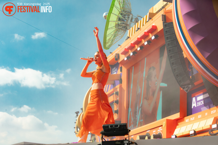 Pommelien Thijs op 538 Koningsdag 2025 foto