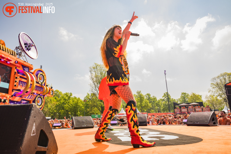 Steam Sister op 538 Koningsdag 2025 foto