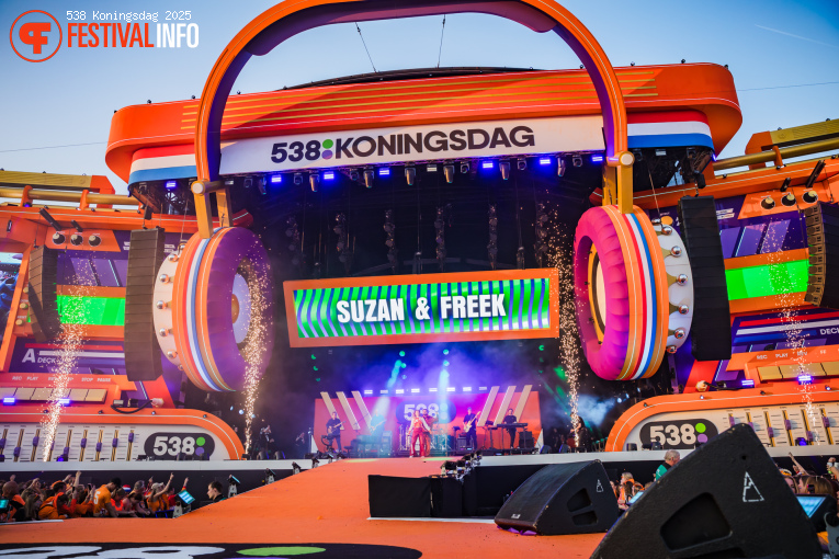 Suzan & Freek op 538 Koningsdag 2025 foto