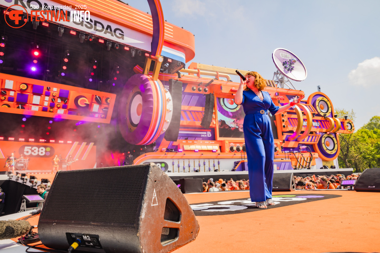 Anouk Wolf op 538 Koningsdag 2025 foto