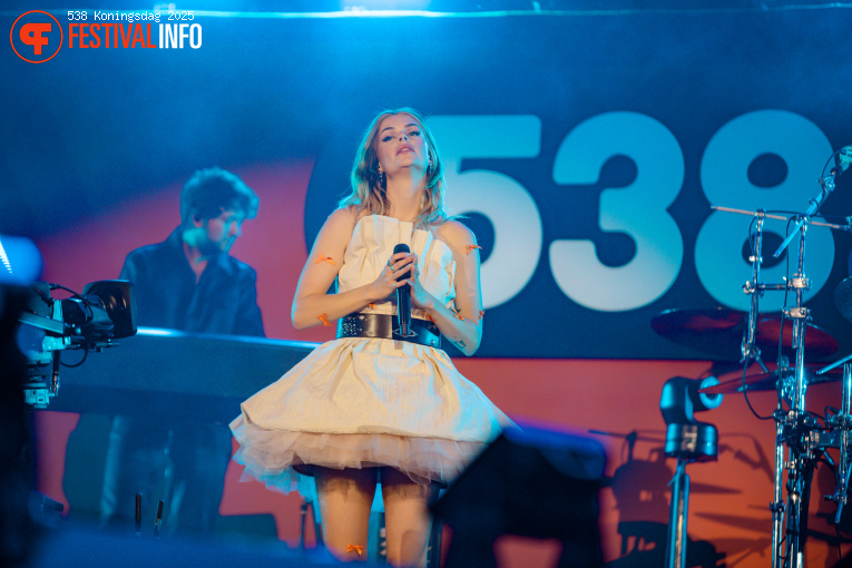 Davina Michelle op 538 Koningsdag 2025 foto