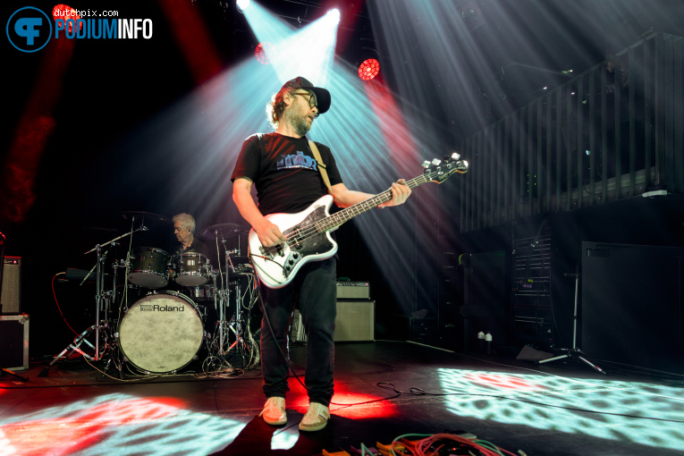 Lol Tolhurst op Miki Berenyi Trio + Lol Tolhurst - 01/05 - Patronaat foto