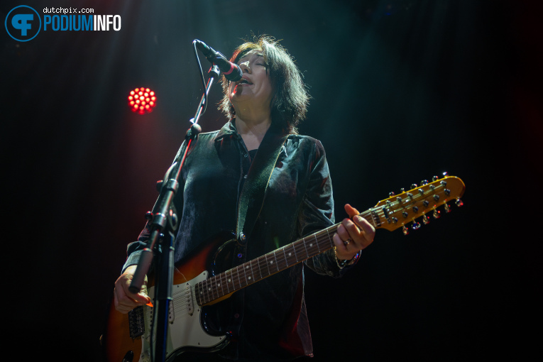 Miki Berenyi op Miki Berenyi Trio + Lol Tolhurst - 01/05 - Patronaat foto