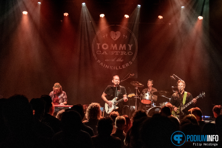 Tommy Castro & The Painkillers op Tommy Castro & The Painkillers - 01/05 - Metropool Enschede foto