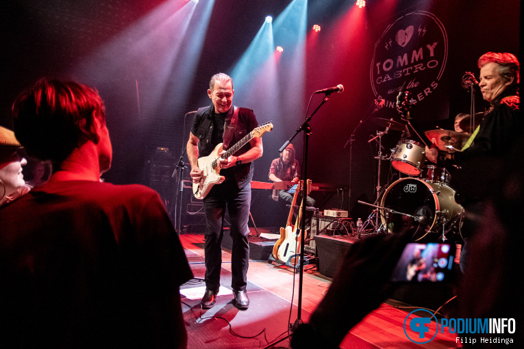Tommy Castro & The Painkillers op Tommy Castro & The Painkillers - 01/05 - Metropool Enschede foto