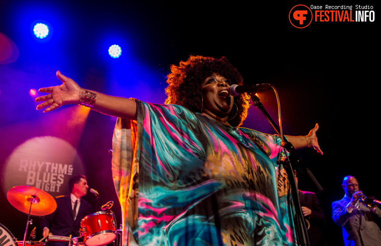 Michelle David & The True-tones op Rhythm & Blues Night 2025 foto
