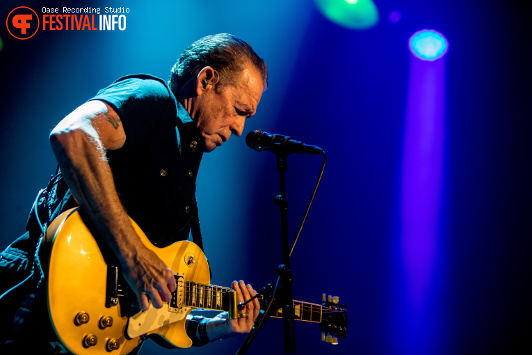Tommy Castro & The Painkillers op Rhythm & Blues Night 2025 foto