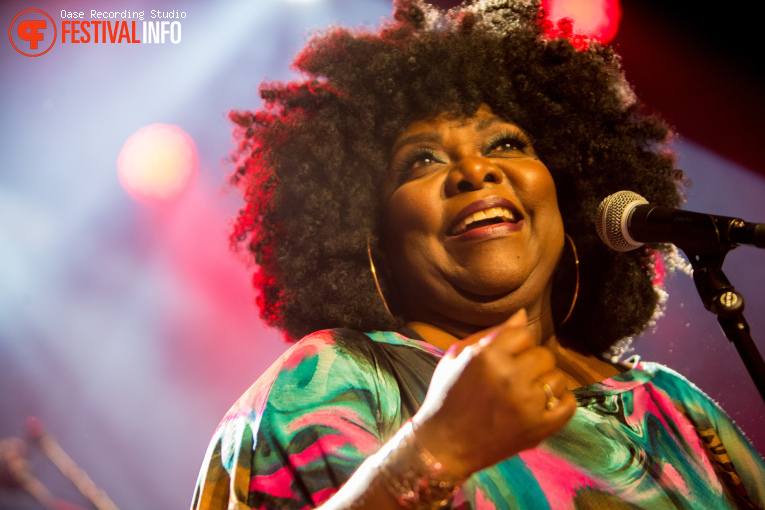 Michelle David & The True-tones op Rhythm & Blues Night 2025 foto