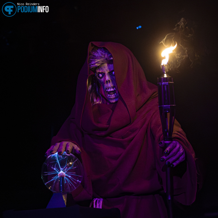 Up The Irons op Regressive Hypnosis / Up The Irons - 03/05 - Het Bolwerk foto