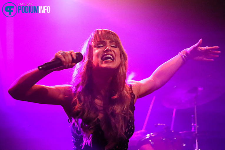Jayah op Tim Akkerman & The Ivy League - 08/05 - Effenaar foto