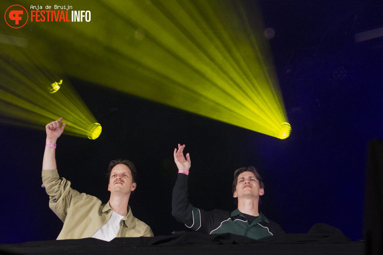 Mr. Belt & Wezol op Bevrijdingsfestival Zuid-Holland 2025 foto