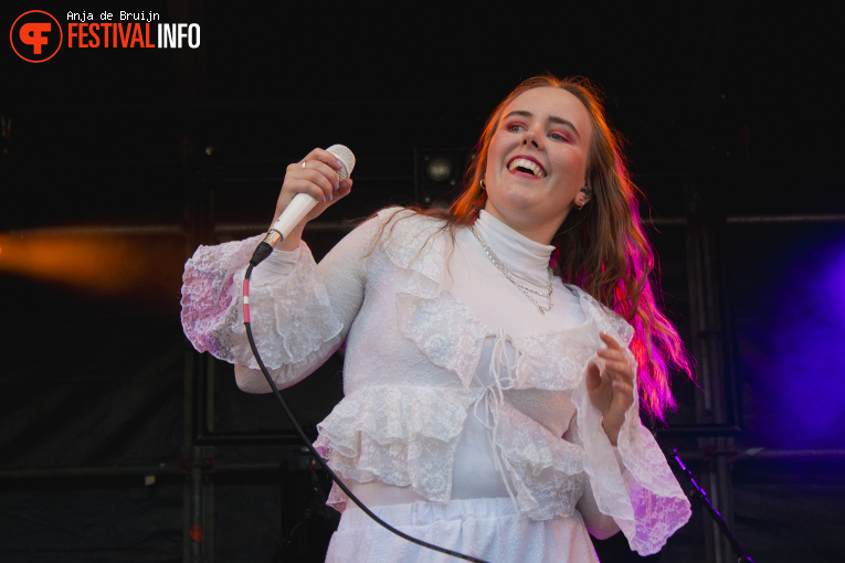Berthaju op Bevrijdingsfestival Zuid-Holland 2025 foto