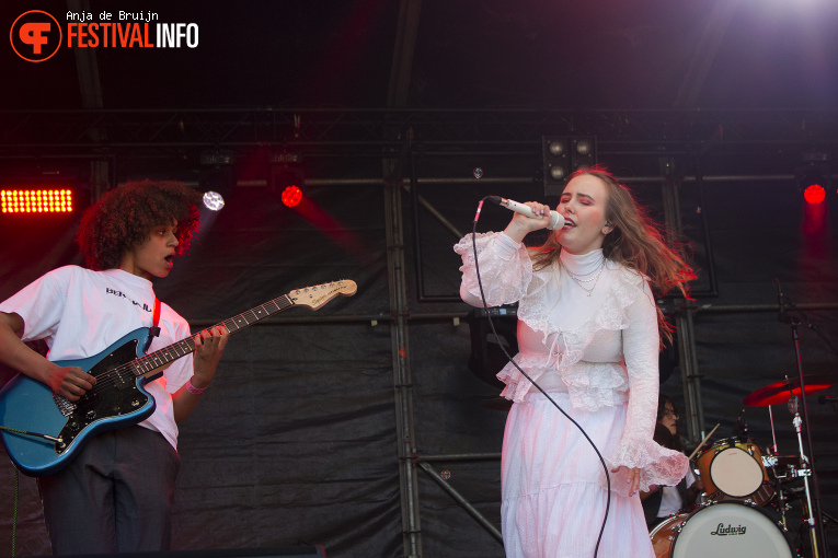 Berthaju op Bevrijdingsfestival Zuid-Holland 2025 foto