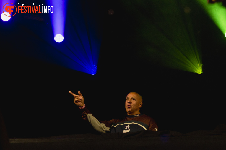 DJ Paul Elstak op Bevrijdingsfestival Zuid-Holland 2025 foto