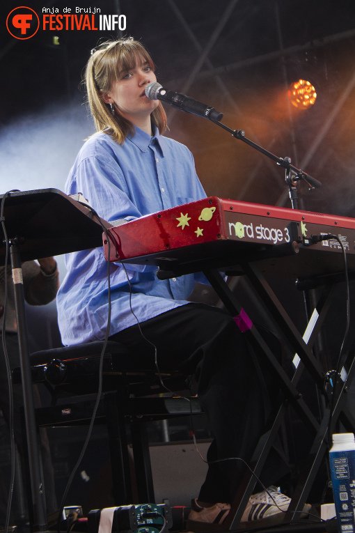 Hana Fatur op Bevrijdingsfestival Zuid-Holland 2025 foto