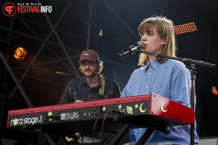 Hana Fatur op Bevrijdingsfestival Zuid-Holland 2025 foto
