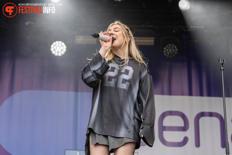 Lola Cedès op Bevrijdingsfestival Utrecht 2025 foto
