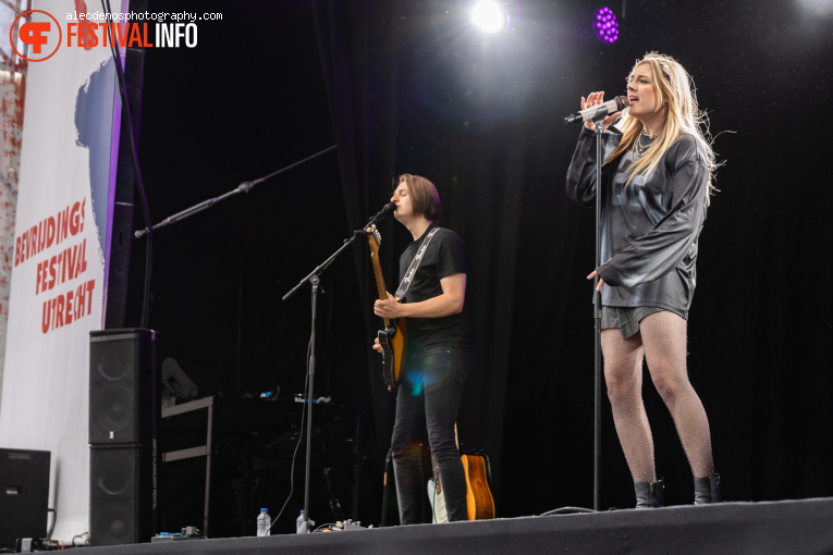 Lola Cedès op Bevrijdingsfestival Utrecht 2025 foto