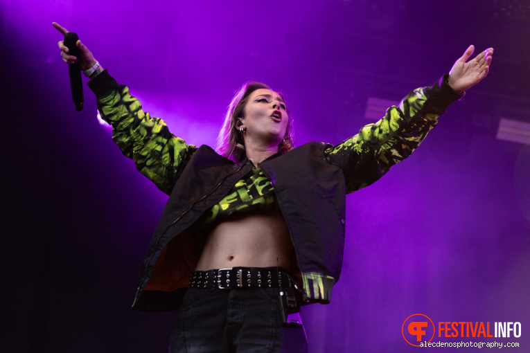 Sera op Bevrijdingsfestival Utrecht 2025 foto