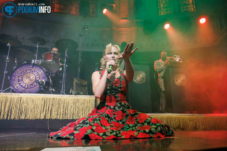 Scott Bradlee's Postmodern Jukebox op Scott Bradlee's Postmodern Jukebox - 19/05 - Paradiso foto