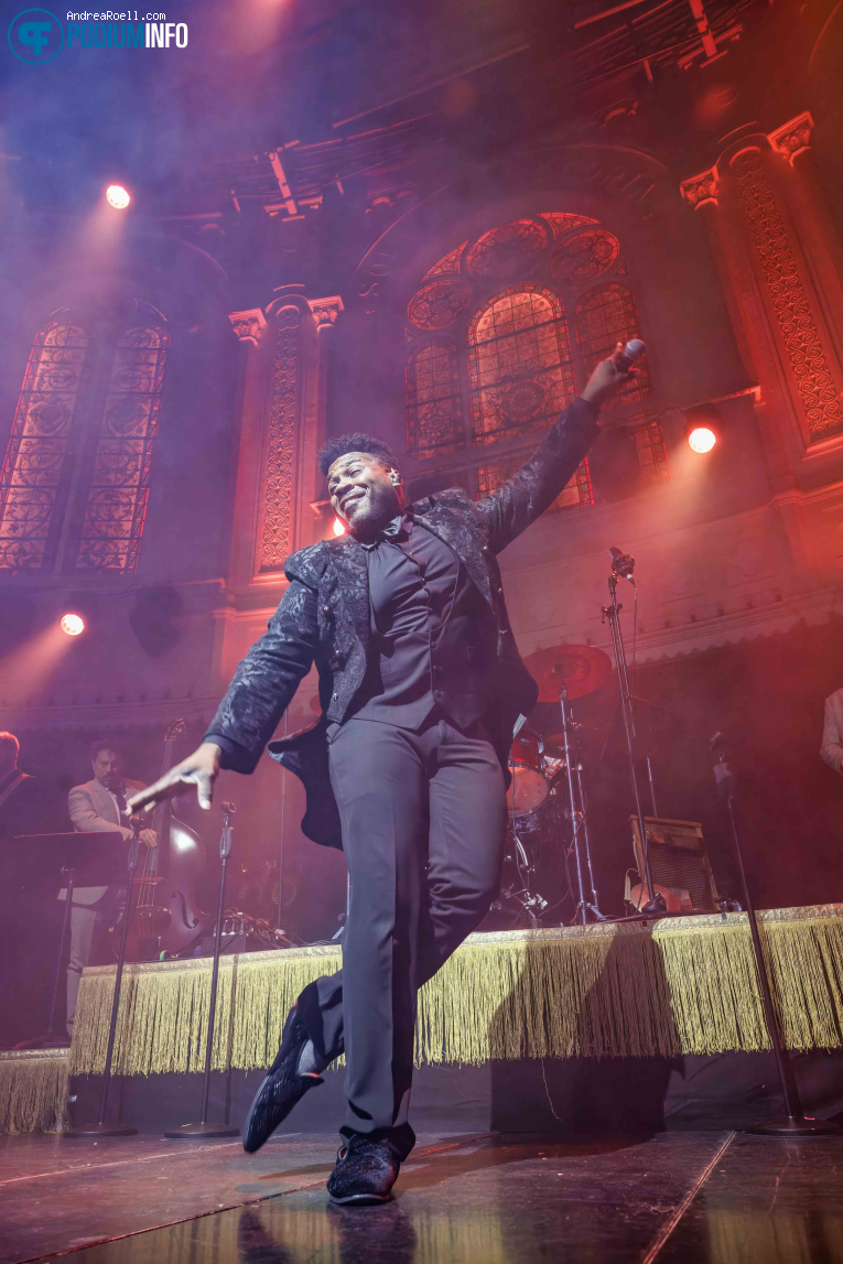 Scott Bradlee's Postmodern Jukebox op Scott Bradlee's Postmodern Jukebox - 19/05 - Paradiso foto