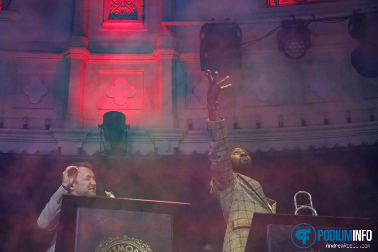 Scott Bradlee's Postmodern Jukebox op Scott Bradlee's Postmodern Jukebox - 19/05 - Paradiso foto