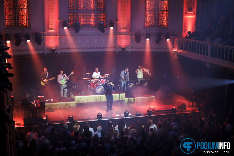 Scott Bradlee's Postmodern Jukebox op Scott Bradlee's Postmodern Jukebox - 19/05 - Paradiso foto