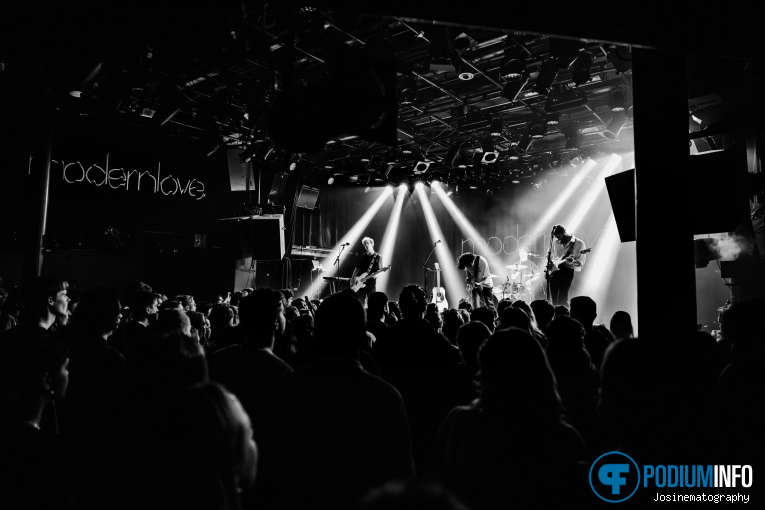 modernlove. op modernlove. - 27/05 - Melkweg foto
