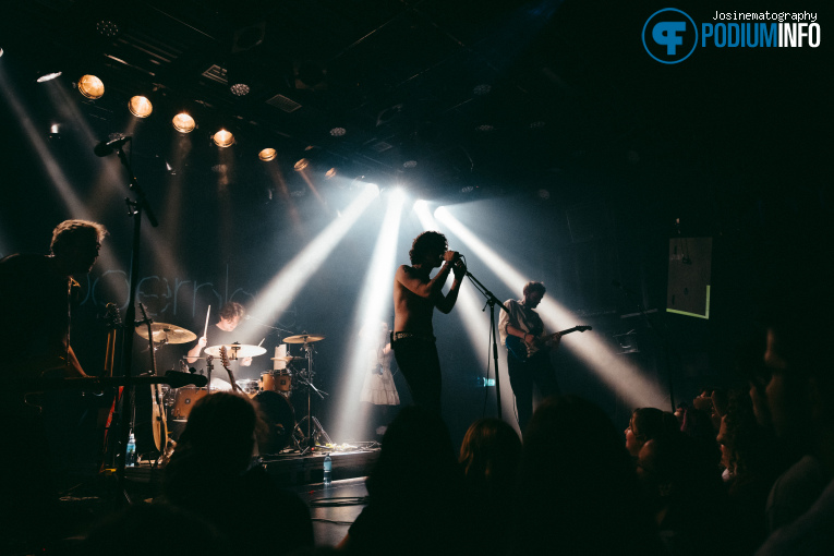 modernlove. op modernlove. - 27/05 - Melkweg foto