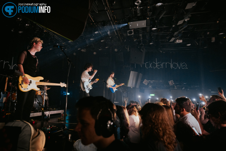 modernlove. op modernlove. - 27/05 - Melkweg foto