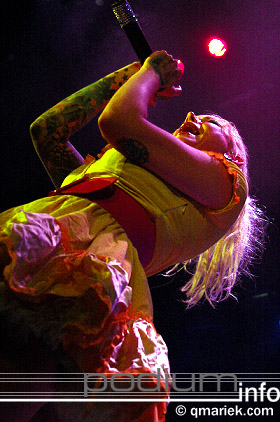 In This Moment op Papa Roach - 21/4 - Melkweg foto