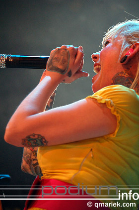 In This Moment op Papa Roach - 21/4 - Melkweg foto