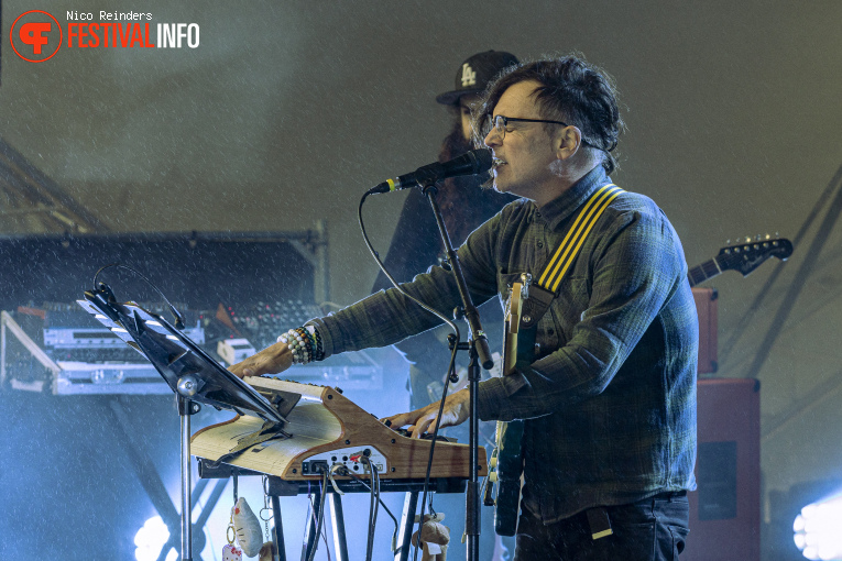 Alex Henry Foster op Midsummer Prog Festival 2025 foto
