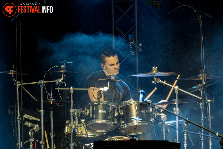 Alex Henry Foster op Midsummer Prog Festival 2025 foto