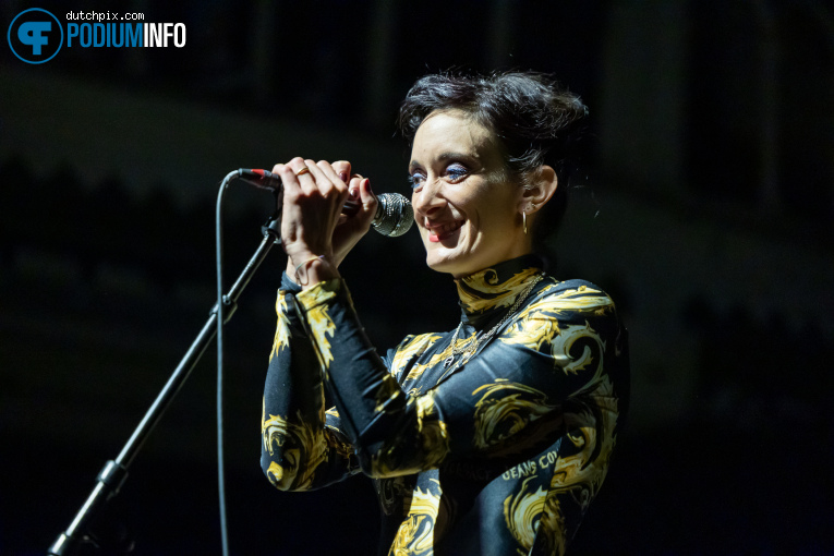 Manuela op Stereolab - 31/05 - Paradiso foto
