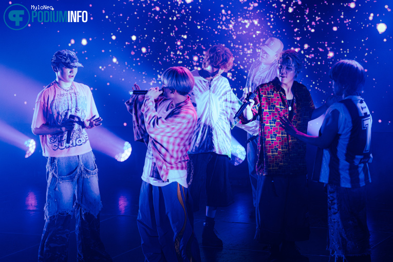BE:FIRST op Be:first World Tour 2025 – Who Is Be:first? - 04/06 - Melkweg foto