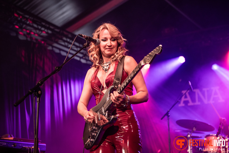 Ana Popovic op Blues Peer 2025 foto